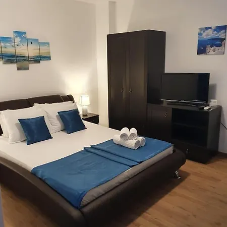 Apartment Roxana *